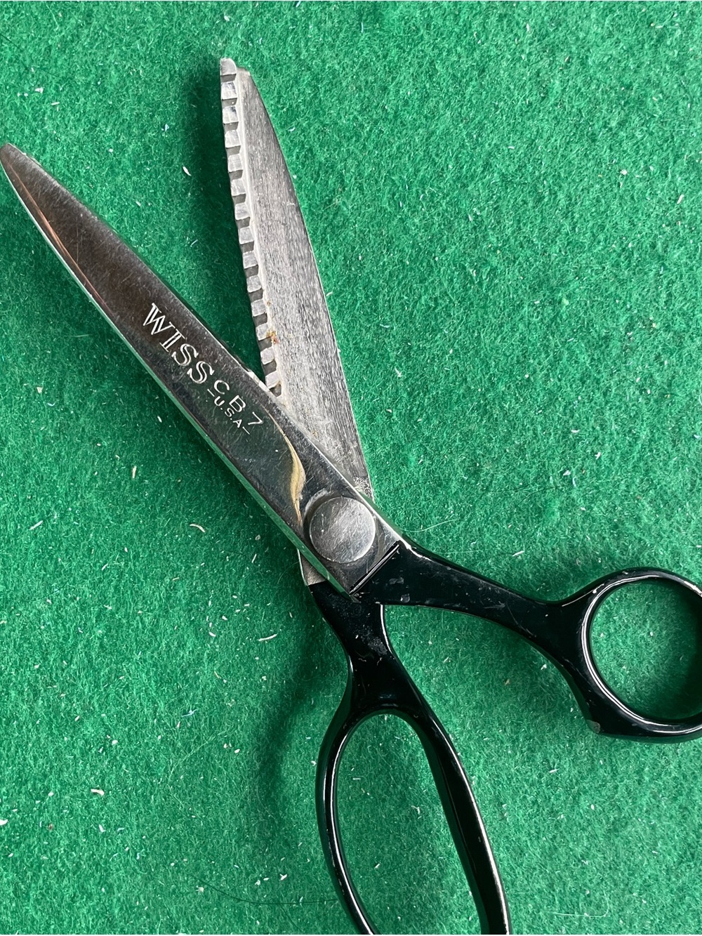 Vintage  WISS Pinking Shears Scissors MODEL CB7 LARGE / HEAVY DUTY 7"